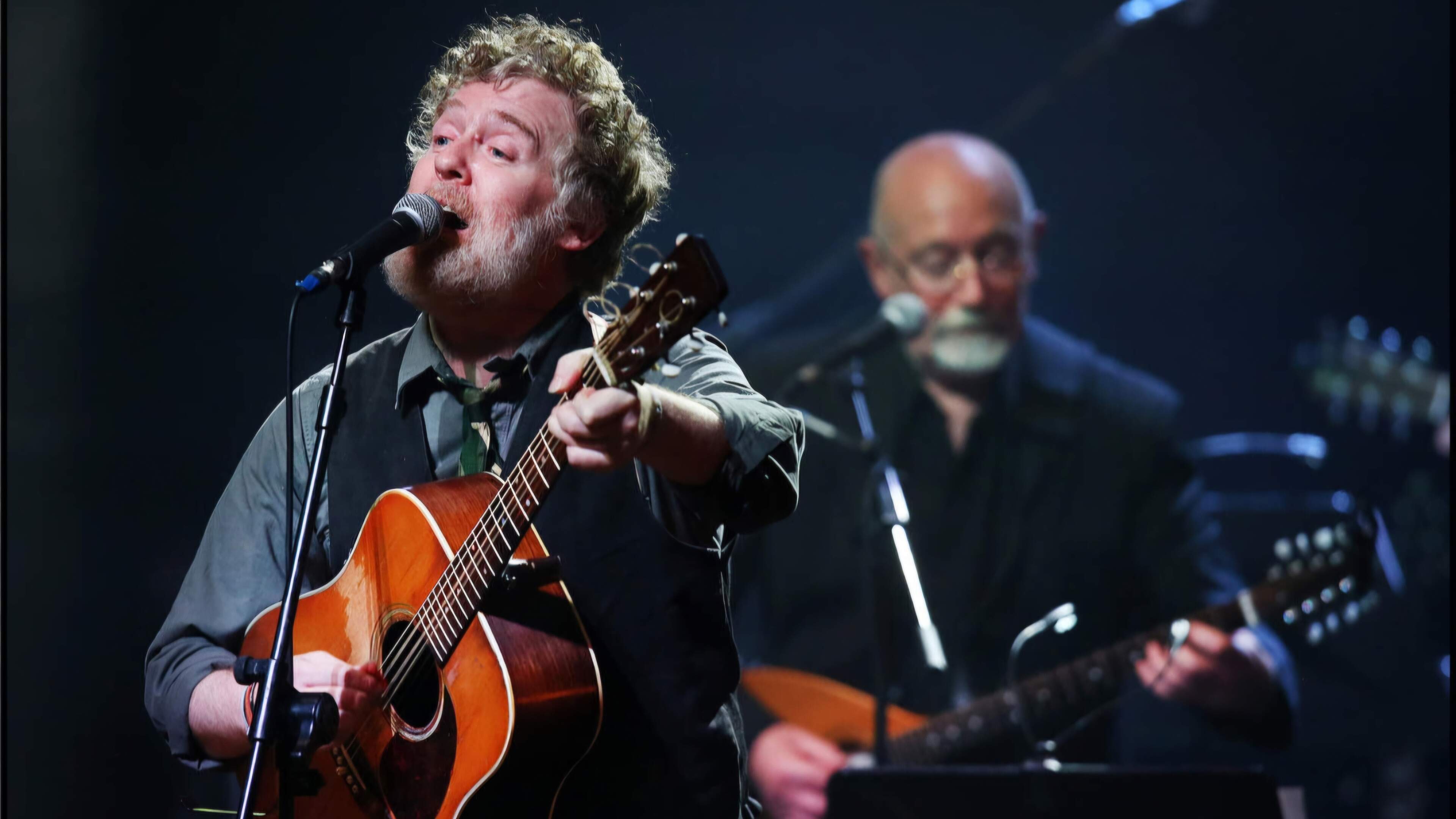 Why Glen Hansard slept on the streets for two weeks – and how he convinced Bono to join Christmas busk